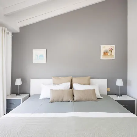 Bright & Elegant Duplex With Terrace And Pool, Just Steps From Puerto Colon * 阿德耶