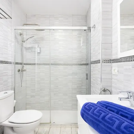 Bright & Elegant Duplex With Terrace And Pool, Just Steps From Puerto Colon * 阿德耶