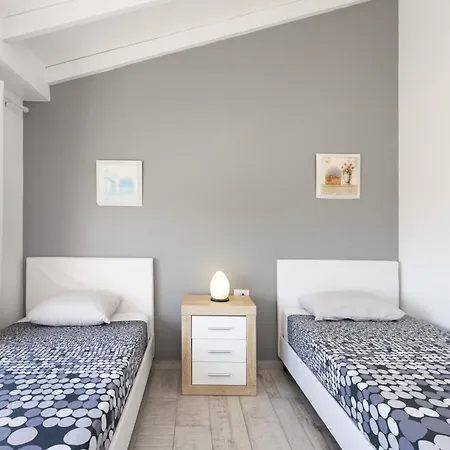 Bright & Elegant Duplex With Terrace And Pool, Just Steps From Puerto Colon * アデヘ
