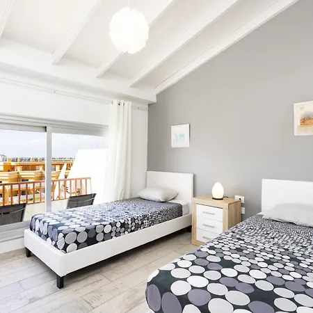 アパート Bright & Elegant Duplex With Terrace And Pool, Just Steps From Puerto Colon
